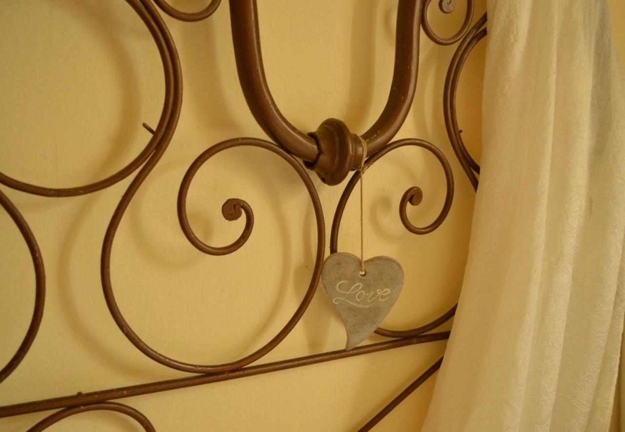 Bed & Tours Dimora Di Campagna Bed & Breakfast Castelnuovo Belbo Eksteriør bilde